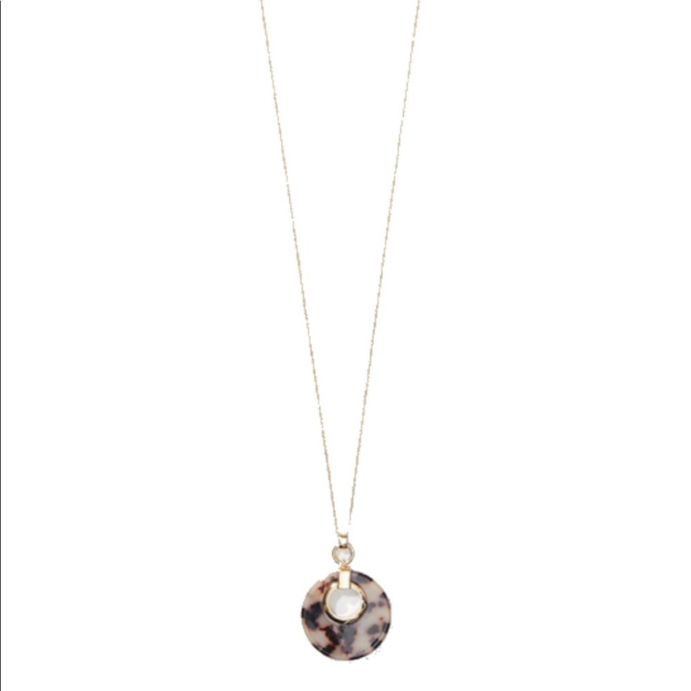 Loft tortoise pendant necklace